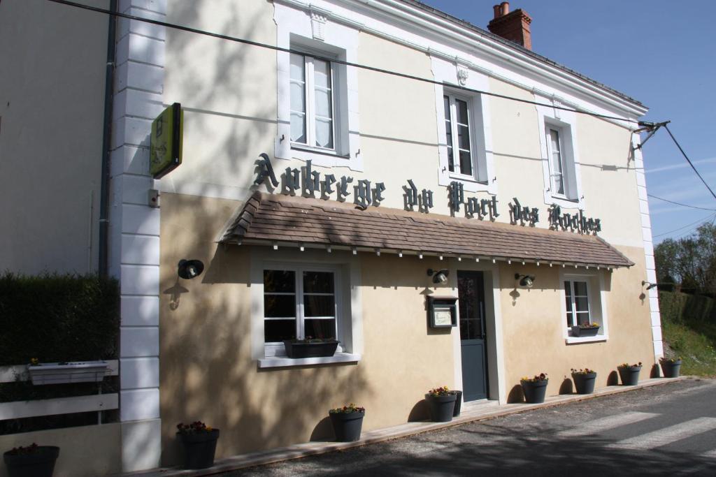 L'Auberge Du Port Des Roches Luche-Pringe Екстериор снимка